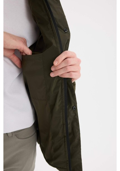 Regular Fit Kapüşonlu Fermuarlı Çıtçıt Kapamalı Cepli Şişme Mont E7286AX24WN