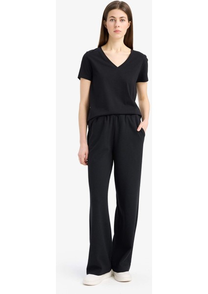 Regular Fit V Yaka Basic Düz Penye Kısa Kollu Tişört