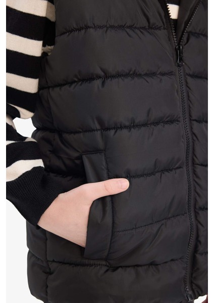 Erkek Çocuk Su Geçirmez Kapüşonlu Fermuarlı Şişme Yelek E7497A825AU