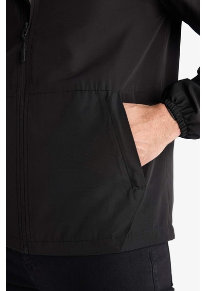 Su İtici Slim Fit Dar Kesim File Astarlı Kapüşonlu Fermuarlı Mevsimlik Baharlık Yağmurluk Mont C5821AX25AU