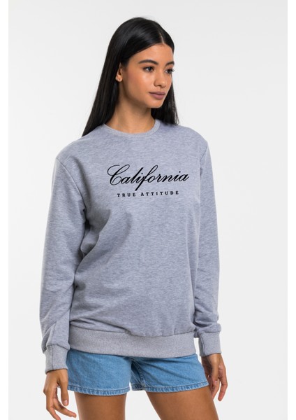 Kadın Bisiklet Yaka Regular Kalıp Ince Californıa Baskılı Sweatshırt SPR24SWK125 modelleri