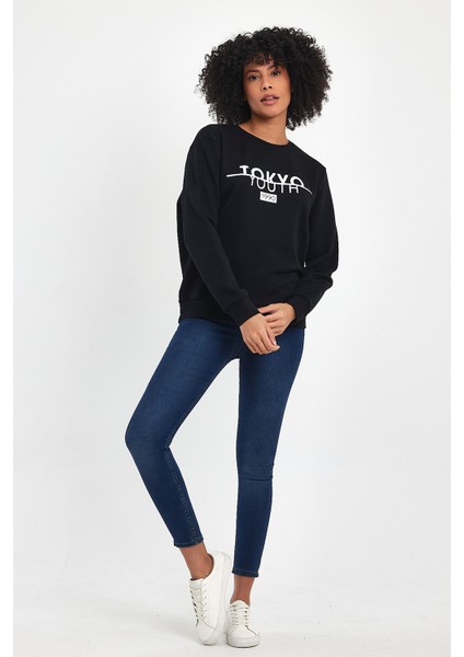 Kadın Bisiklet Yaka Rahat Kalıp 3 Iplik Kalın Tokyo Baskılı Sweatshirt SPR24SWK30 indirimleri