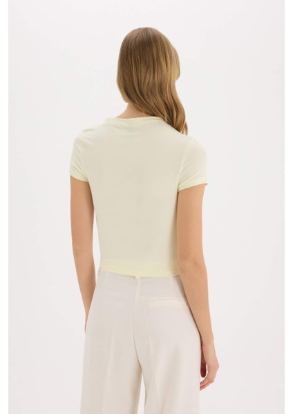 Slim Fit Dar Kesim Kayık Yaka Soft Touch Kısa Kollu Tişört