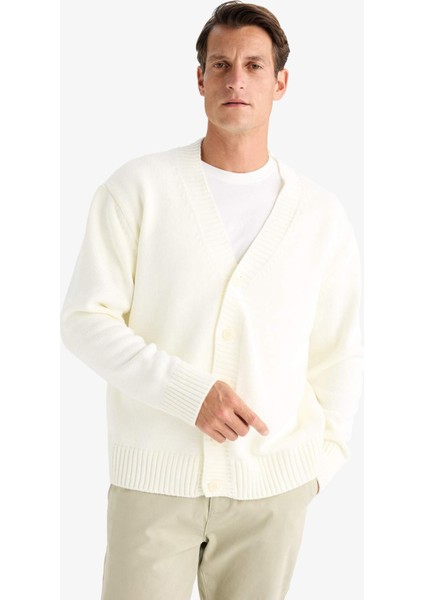 Relax Fit V Yaka Düğmeli Triko Hırka E5343AX24WN