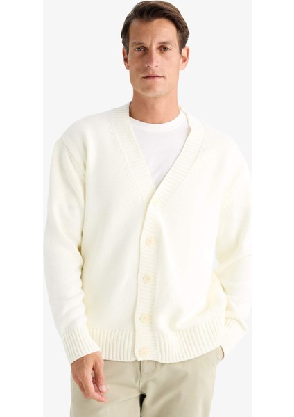 Relax Fit V Yaka Düğmeli Triko Hırka E5343AX24WN