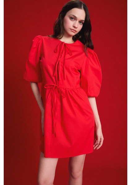 A Kesim Bisiklet Yaka Bağcıklı Poplin Kısa Kollu Midi Abiye Elbise E7332AX25SP