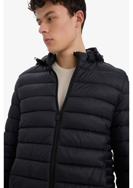 Su İtici Slim Fit Dar Kesim İç Cep Detaylı Kapüşonlu Fermuarlı Cepli Şişme Mont N4661AZ25AU