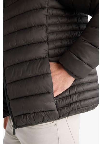 Su İtici Slim Fit Dar Kesim İç Cep Detaylı Kapüşonlu Fermuarlı Cepli Şişme Mont N4661AZ25AU