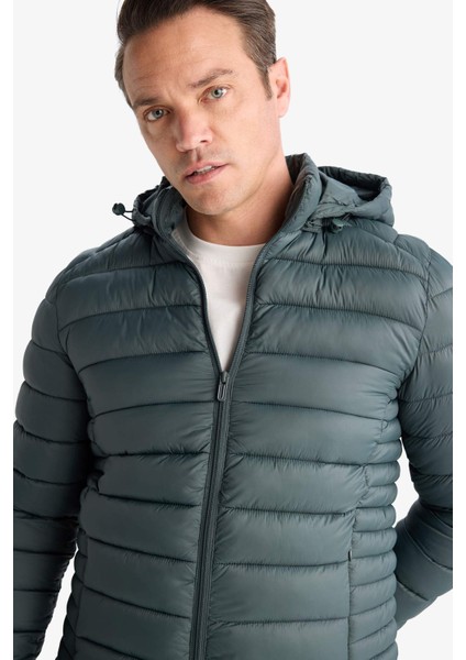 Su İtici Slim Fit Dar Kesim İç Cep Detaylı Kapüşonlu Fermuarlı Cepli Şişme Mont N4661AZ25AU