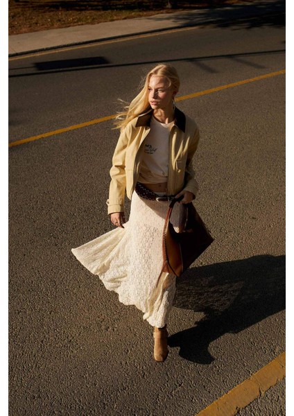 Regular Fit Kontrast Yakalı Fermuarlı Cepli Crop Mont E8598AX25AU