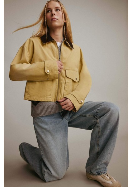 Regular Fit Kontrast Yakalı Fermuarlı Cepli Crop Mont E8598AX25AU