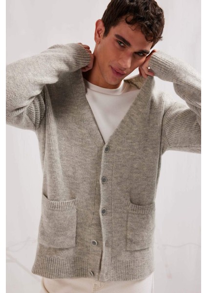 Relax Fit V Yaka Basic Düz Cepli Triko Hırka E8392AX24CW