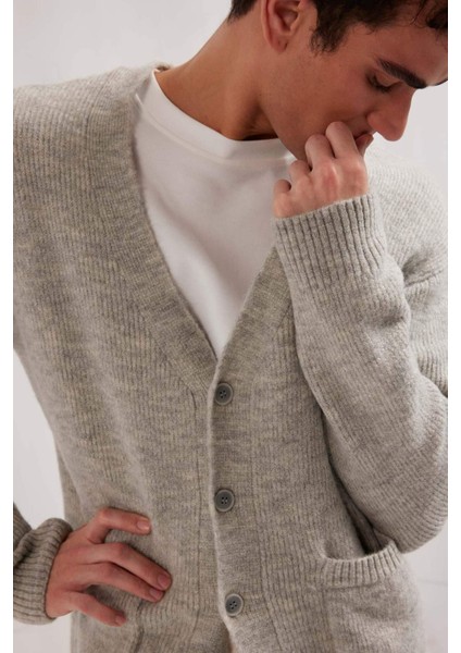 Relax Fit V Yaka Basic Düz Cepli Triko Hırka E8392AX24CW