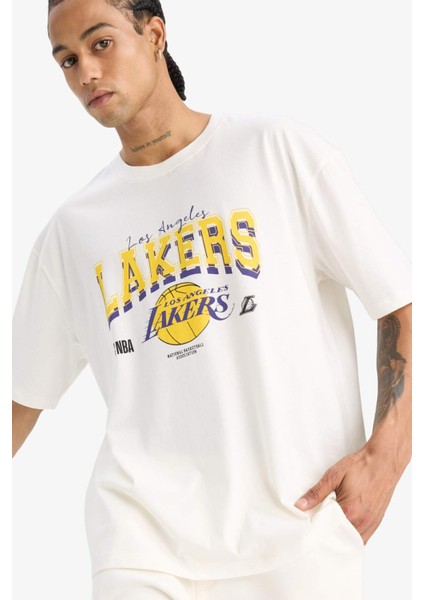 %100 Pamuk DeFactoFit NBA Los Angeles Lakers Oversize Geniş Kalıp Bisiklet Yaka Kısa Kollu Tişört E5871AX25AU