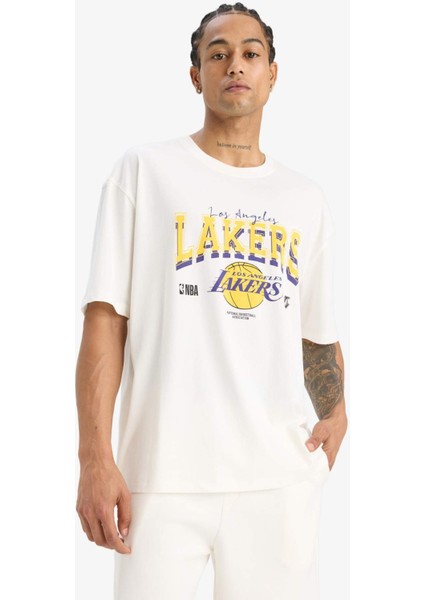 %100 Pamuk DeFactoFit NBA Los Angeles Lakers Oversize Geniş Kalıp Bisiklet Yaka Kısa Kollu Tişört E5871AX25AU