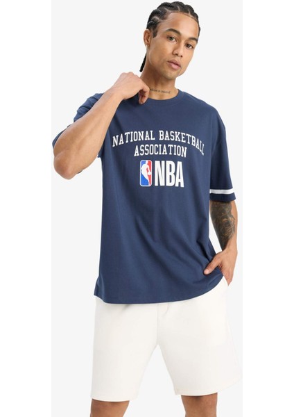 %100 Pamuk DeFactoFit NBA Wordmark Oversize Geniş Kalıp Bisiklet Yaka Kısa Kollu Tişört E3011AX25AU
