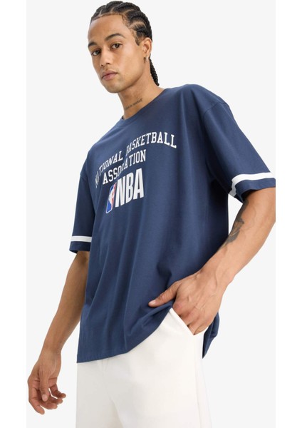%100 Pamuk DeFactoFit NBA Wordmark Oversize Geniş Kalıp Bisiklet Yaka Kısa Kollu Tişört E3011AX25AU