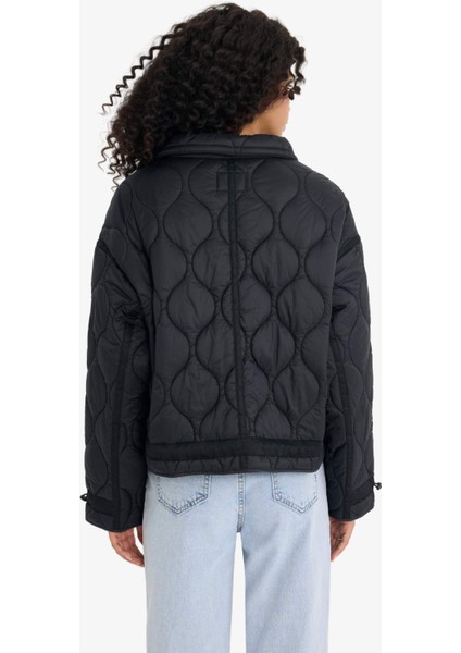 Su Geçirmez Regular Fit Fermuarlı Kapitoneli Mont E8674AX25AU