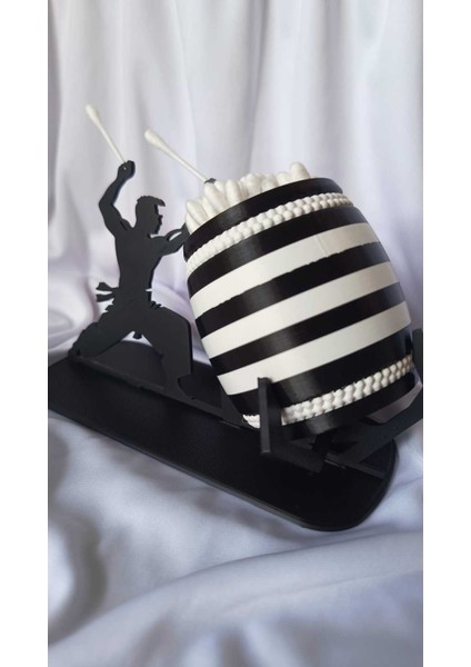 Taiko Davul Tasarımlı Pamuklu Kulak Çubuğu Standı – Sanatsal & Fonksiyonel Dekor fiyatları