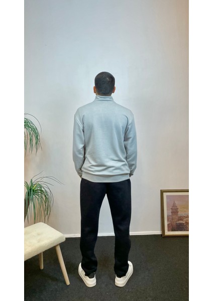 Erkek 3 Iplik Yarım Fermuarlı Kanguru Çepli Sweatshırt SPR24SW22 fırsatları