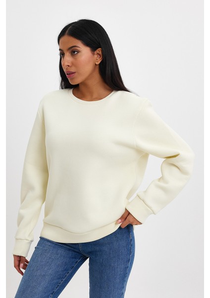 Kadın Bisiklet Yaka Rahat Kalıp 3 Iplik Içi Polarlı Kalın Sweatshirt SPR24SWK36 indirimleri