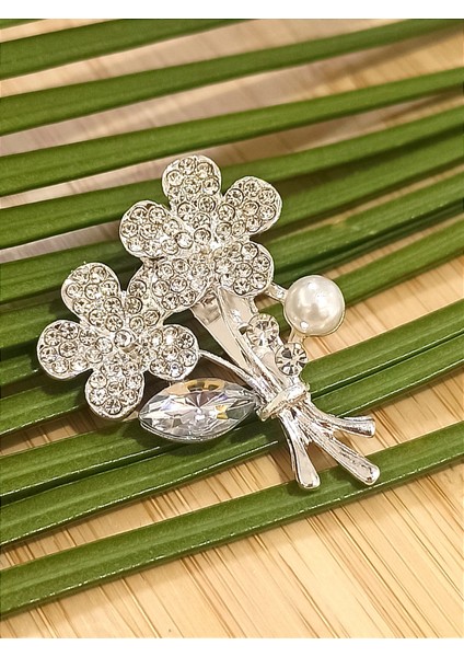 Beyaz Taşlı Figürlü Broş fiyatları