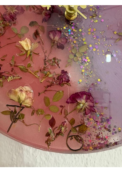 - Pembe Mor Tomurcuk Güllü Epoksi Duvar Saati (Özel Tasarım - Tek Üretim) - 30 cm