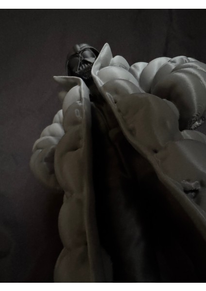 Darth Drip Figürü – Puffer Coat Edition