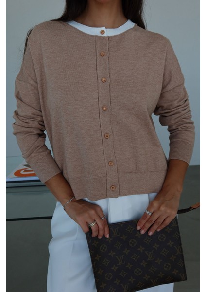 Yakası Renkli Oversize Triko Hırka fiyatları