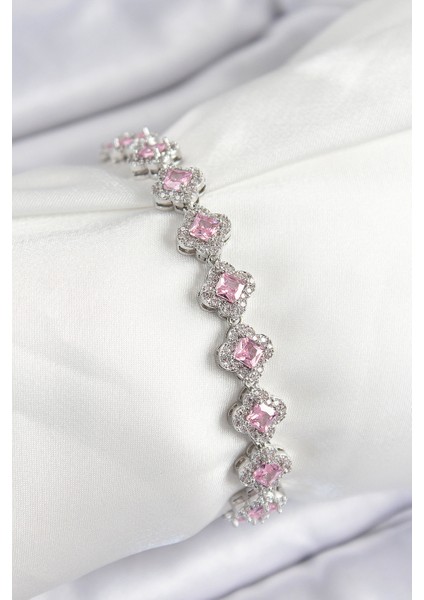 Pirinç Zirkon Taşlı Pembe Yonca Baget Model Gümüş Renk Vıp Seri Kadın Bileklik - Lisinya