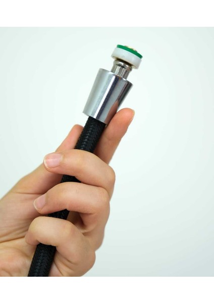 Mat Siyah Kare Duş Başlığı, Şık Tasarım ve Yüksek Kalite ile Kullanıma Hazır.