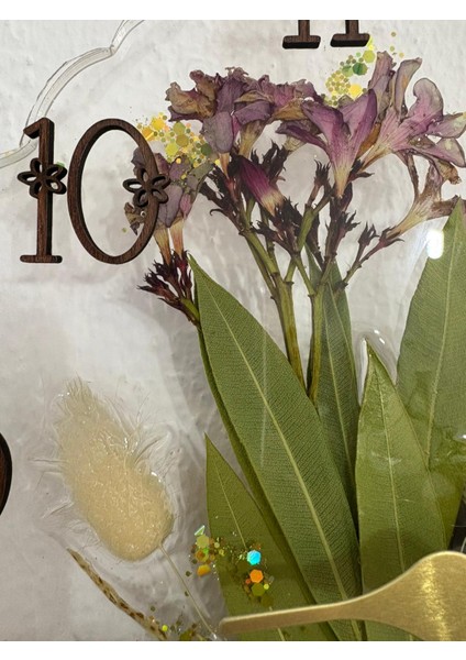 - Zakkum Çiçekli - Epoksi Duvar Saati - (Özel Tasarım - Tek Üretim) - 30 cm