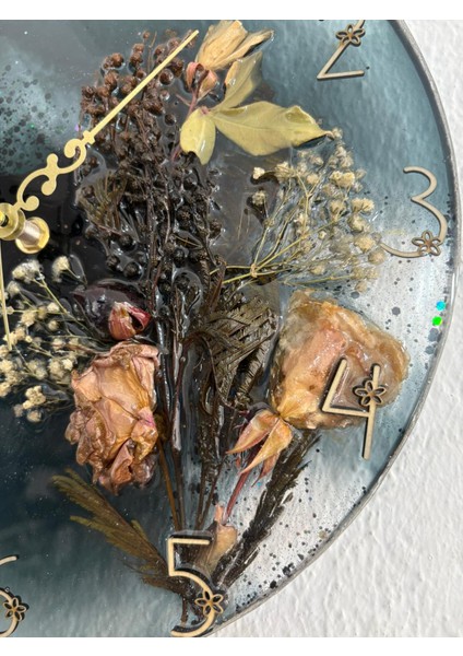 - Kuru Gül ve Doğal Çiçekli - Siyah - Epoksi Duvar Saati (Özel Tasarım - Tek Üretim) - 30 cm