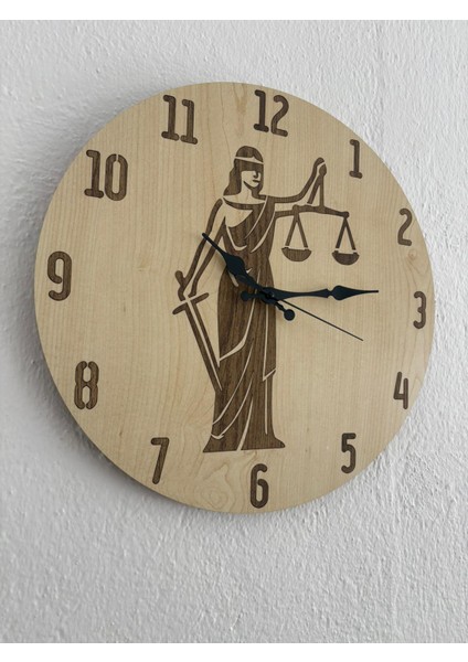 Justitia Adalet Terazisi - Açık Ahşap Duvar Avukat Saati (Kişiselleştirilebilir ) - 40 cm fiyatları
