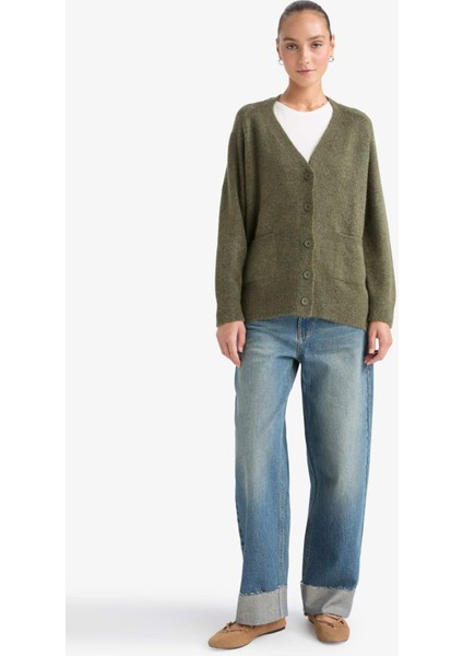 Oversize Geniş Kalıp V Yaka Yumuşak Dokulu Düğmeli Hırka fiyatları