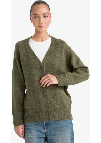 Oversize Geniş Kalıp V Yaka Yumuşak Dokulu Düğmeli Hırka fırsatları