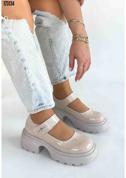 Siyat Bej Rugan Dolgu Topuk Oxford Ayakkabı, Kırmızı Gül Figürlü Kolye Hediye fırsatları