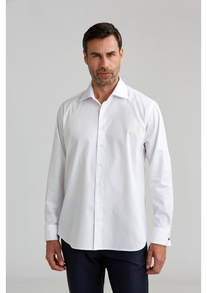 Erkek Regular Fit Klasik Yaka Duble Manşet Cepsiz Beyaz Gömlek GMKLS1KC224007_D01