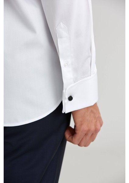 Erkek Regular Fit Klasik Yaka Duble Manşet Cepsiz Beyaz Gömlek GMKLS1KC224007_D01 modelleri