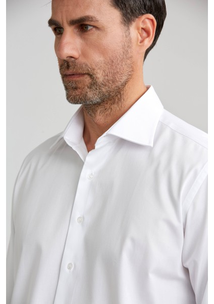 Erkek Regular Fit Klasik Yaka Duble Manşet Cepsiz Beyaz Gömlek GMKLS1KC224007_D01 fırsatları
