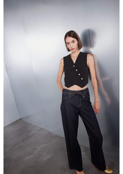 Fitted Vücuda Oturan V Yaka Crop Çapraz Düğmeli Blazer Yelek D3159AX24AU