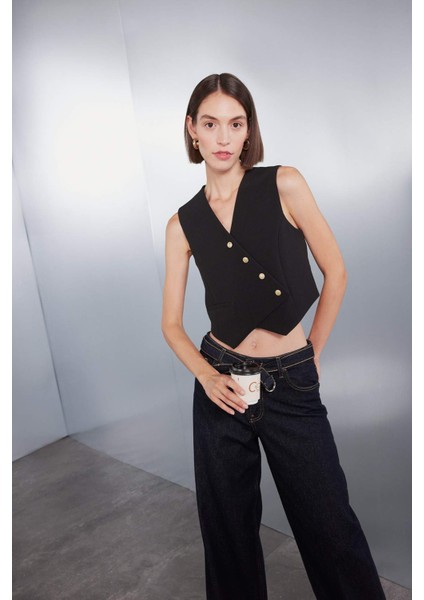 Fitted Vücuda Oturan V Yaka Crop Çapraz Düğmeli Blazer Yelek D3159AX24AU