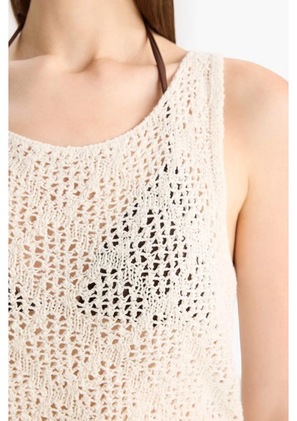 Yuvarlak Yaka Crop Kolsuz Triko Beyaz Plaj Üstü-Fall in Love B6887AX25SP