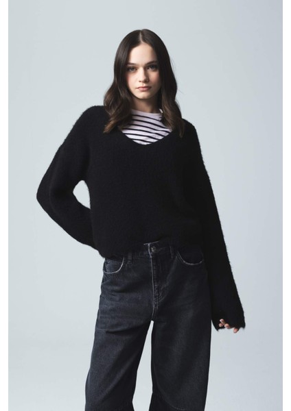 Regular Fit V Yaka Basic Düz Dikişsiz Triko Kazak E9170AX25SP