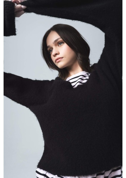 Regular Fit V Yaka Basic Düz Dikişsiz Triko Kazak E9170AX25SP