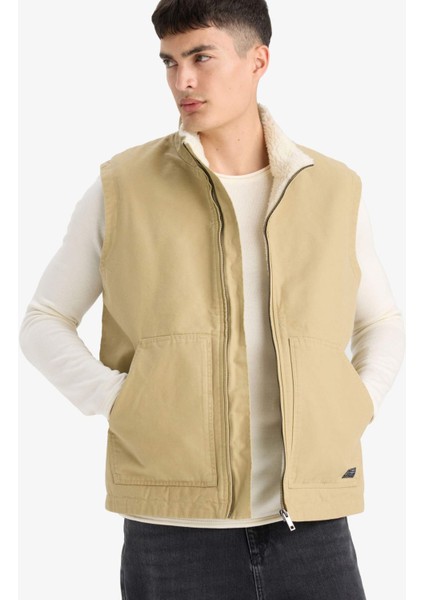 Regular Fit Dik Yaka İçi Pelüşlü Fermuarlı Cepli Yelek