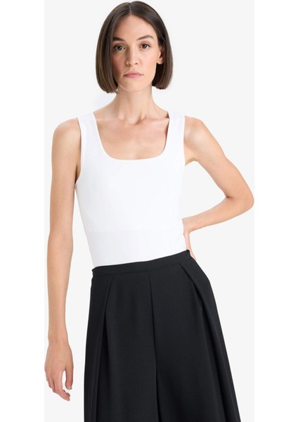 Slim Fit Dar Kesim Basic Düz Kare Yaka Atlet C2622AX25AU