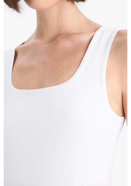 Slim Fit Dar Kesim Basic Düz Kare Yaka Atlet C2622AX25AU