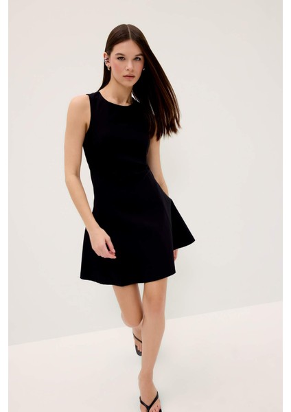 Kayık Yaka Basic Düz Kolsuz Mini Elbise F0205AX25SP