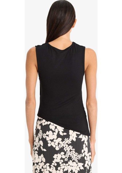Slim Fit Dar Kesim Bisiklet Yaka Basic Düz Asimetrik Kesim Drapeli Atlet F0358AX25SM